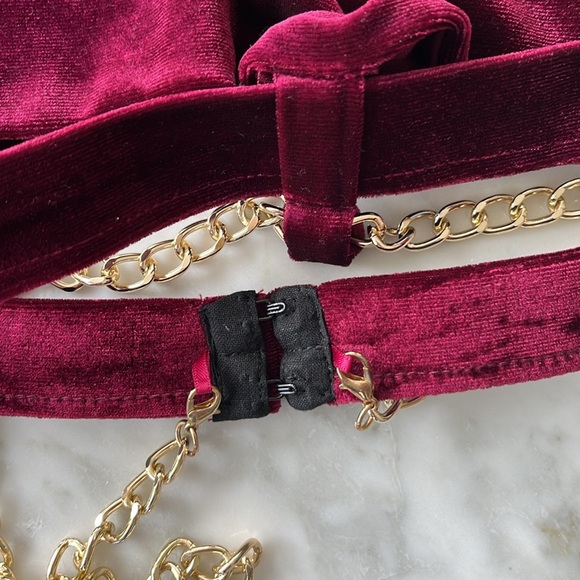 Velvet Long Sleeve Crop Top with Built in Gold Belly Chain - Picture 5 of 6